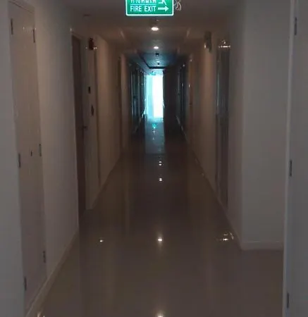 Cozy Seasaran Apartment Sattahip Exterior photo